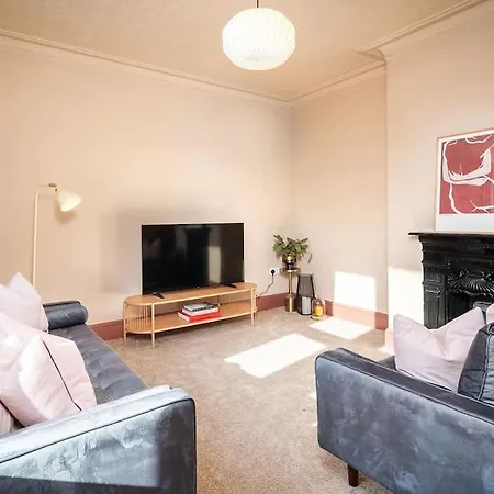 Highthorne House Apartment *