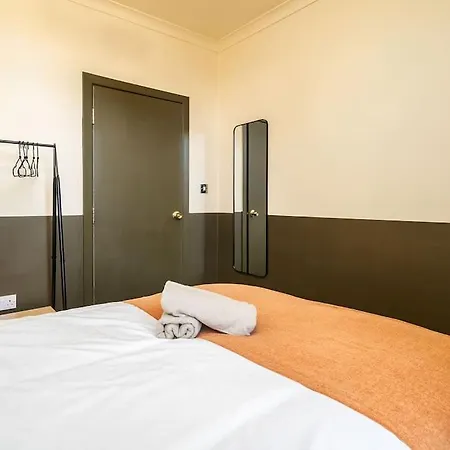 Highthorne House Apartment *