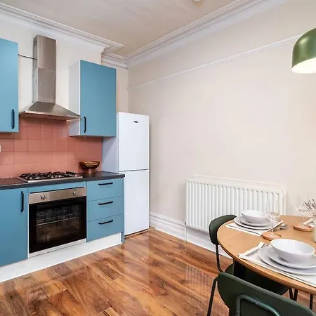 Highthorne House Apartment *