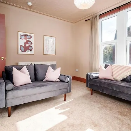 Highthorne House Apartment