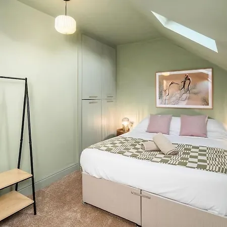 Highthorne House Apartment